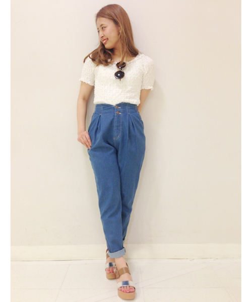 Chico（チコ）の「デニムハイウエストロングPT（その他パンツ・レディース・ネイビー/ブルー・FREE）」の2枚目の写真