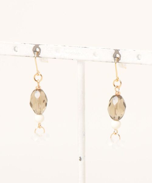 tone(トーン)の「【tschuss(チュース)】「orb」チェコビーズのピアス(ピアス(両耳用)・レディース・レッド/グリーン/その他/ブラック/ブラウン・FREE)」の2枚目の写真