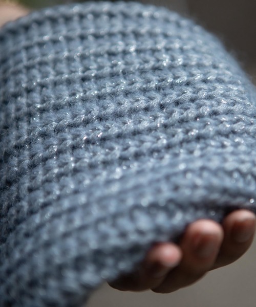 flower（フラワー）の「トゥインクルニットカーディガン（カーディガン/ボレロ・レディース・ベージュ/ブルー・FREE）」の4枚目の写真