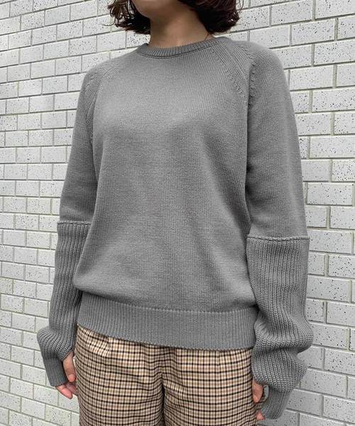 Munich(ミューニック)の「アームウォーマープルオーバーニット(ニット/セーター・レディース・ネイビー/グレー/レッド/アイボリー・FREE)」の15枚目の写真