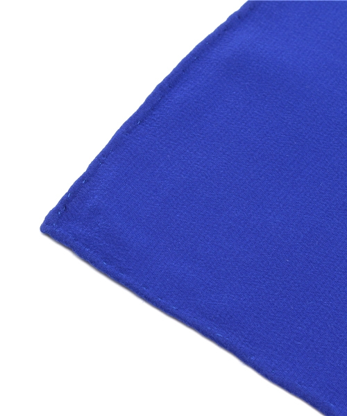 BEAMS F（ビームスエフ）の「MUNGAI / シルクチーフ（ハンカチ/ハンドタオル・メンズ・ホワイト/ブラック/ワイン/ブルー・ONE SIZE）」の5枚目の写真