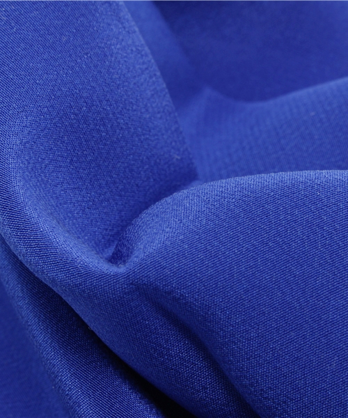 BEAMS F（ビームスエフ）の「MUNGAI / シルクチーフ（ハンカチ/ハンドタオル・メンズ・ホワイト/ブラック/ワイン/ブルー・ONE SIZE）」の6枚目の写真