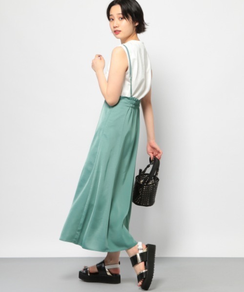 PAGEBOY(ページボーイ)の「サス付セミフレアスカート(スカート・レディース・ブラック/グリーン/グレイッシュベージュ・FREE)」の3枚目の写真