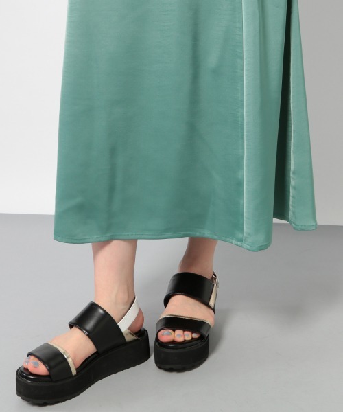 PAGEBOY(ページボーイ)の「サス付セミフレアスカート(スカート・レディース・ブラック/グリーン/グレイッシュベージュ・FREE)」の16枚目の写真