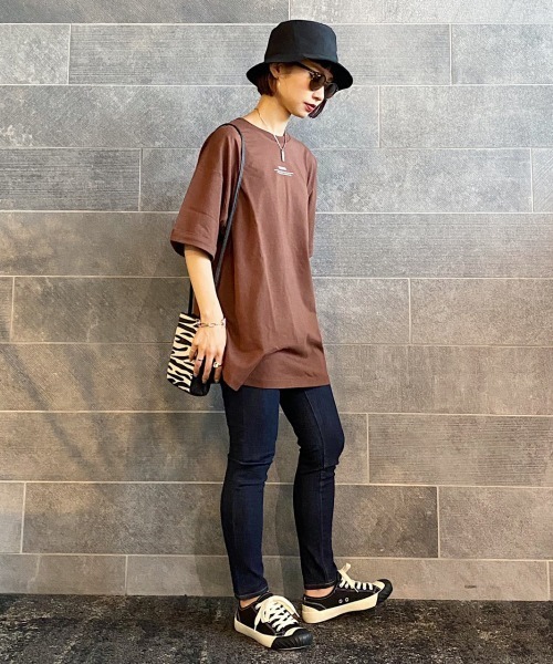 PAGEBOY（ページボーイ）の「プチロゴBIGTシャツ（Tシャツ/カットソー・レディース・ブラック/ブラウン/オフホワイト/グレイッシュベージュ・FREE）」の19枚目の写真