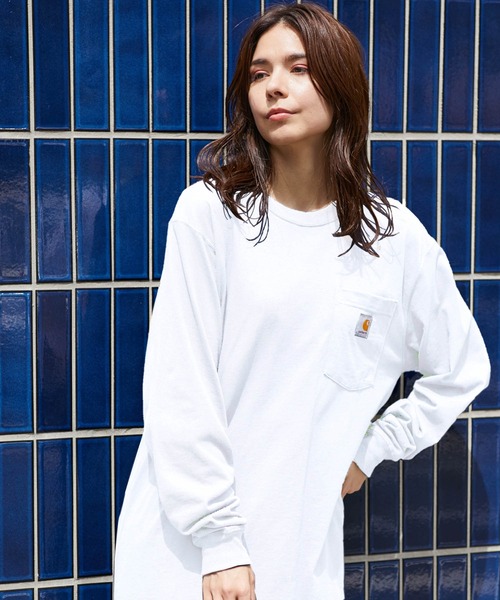 Carhartt(カーハート)の「【carhartt カーハート】 Workwear Pocket Long-Sleeve T-Shirts ポケット付きロングTシャツ(Tシャツ/カットソー・レディース・ホワイト/ブラック/ダークブラウン/ネイビー/グリーン/グレー系その他/ワイン・S/M/L)」の2枚目の写真
