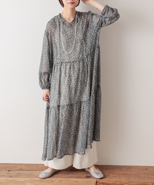 CIAOPANIC TYPY（チャオパニックティピー）の「花柄2WAYティアードマキシワンピース（ワンピース・レディース・ブラック/ベージュ・ONE SIZE）」の10枚目の写真