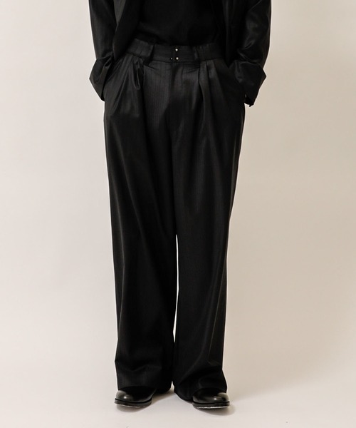 Juha(ユハ)の「シャドーストライプワイドパンツ/SHADOW STRIPE WIDE PANTS(スラックス・メンズ・ブラック/ダークグレー・3)」の2枚目の写真