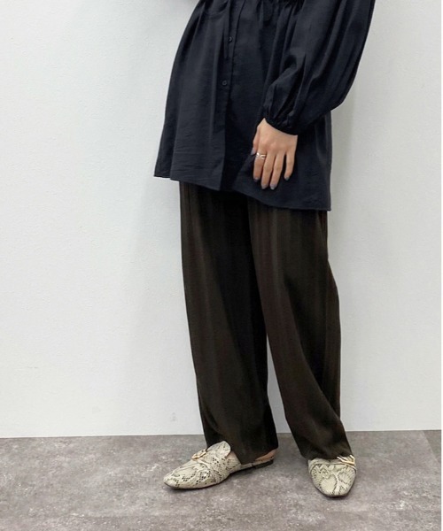 apres jour mignon（アプレジュールミニョン）の「リブ透かしニットパンツ【ZOZOTOWN限定アイテム】（その他パンツ・レディース・ブラック/ブラウン系その他/カーキ/アイボリー・X-LARGE/SMALL/MEDIUM）」の16枚目の写真