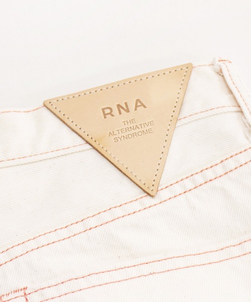 RNA（アールエヌエー）の「R3830 スリットルーズスリム（デニムパンツ・レディース・キナリ・MEDIUM/SMALL）」の13枚目の写真