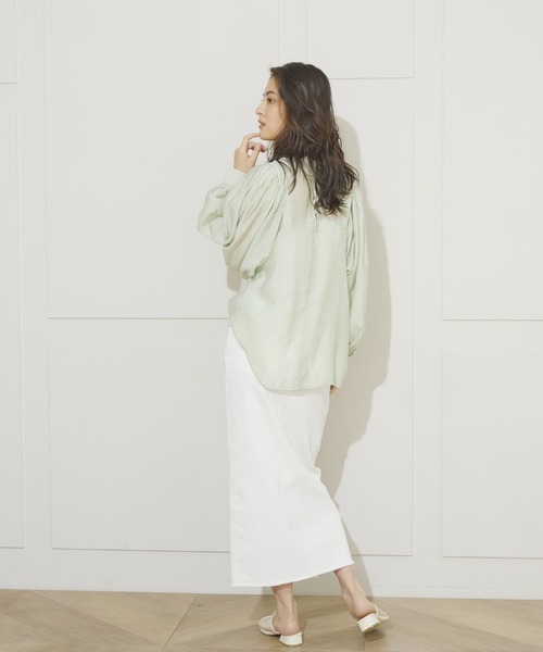 LIPSTAR（リップスター）の「【WEB別注】シアーソデボリュームブラウス（シャツ/ブラウス・レディース・オレンジ/グリーン/ブラック/オフホワイト・M）」の8枚目の写真