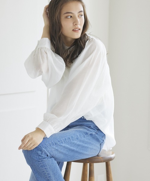 LIPSTAR（リップスター）の「【WEB別注】シアーソデボリュームブラウス（シャツ/ブラウス・レディース・オレンジ/グリーン/ブラック/オフホワイト・M）」の9枚目の写真