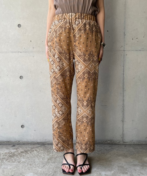 CAPRICIEUX LE'MAGE（カプリシューレマージュ）の「〈新色追加・WEB/一部店舗限定〉プリントイージーパンツ（その他パンツ・レディース・ベージュ/ブルー/ブラック・FREE）」の13枚目の写真