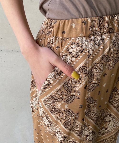 CAPRICIEUX LE'MAGE（カプリシューレマージュ）の「〈新色追加・WEB/一部店舗限定〉プリントイージーパンツ（その他パンツ・レディース・ベージュ/ブルー/ブラック・FREE）」の18枚目の写真