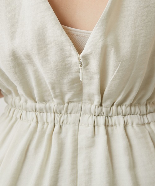 Chico(チコ)の「【SALON by Chico】バックリボンノースリーブコンビネゾン(つなぎ/オールインワン・レディース・ピンク/ライトベージュ・FREE)」の9枚目の写真