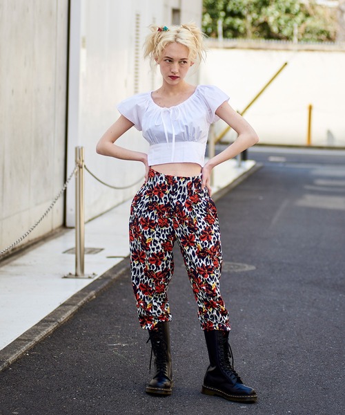 X-girl（エックスガール）の「FLORAL LEOPARD ALOHA TUCKED PANTS（その他パンツ・レディース・ホワイト/ライトブルー/グレー・S/M/XS）」の16枚目の写真
