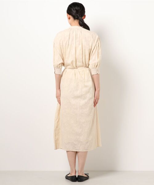 Cheek（チーク）の「コットンドビードルマンヘンリーワンピース（ワンピース・レディース・グレイッシュベージュ/オフホワイト・MEDIUM）」の3枚目の写真