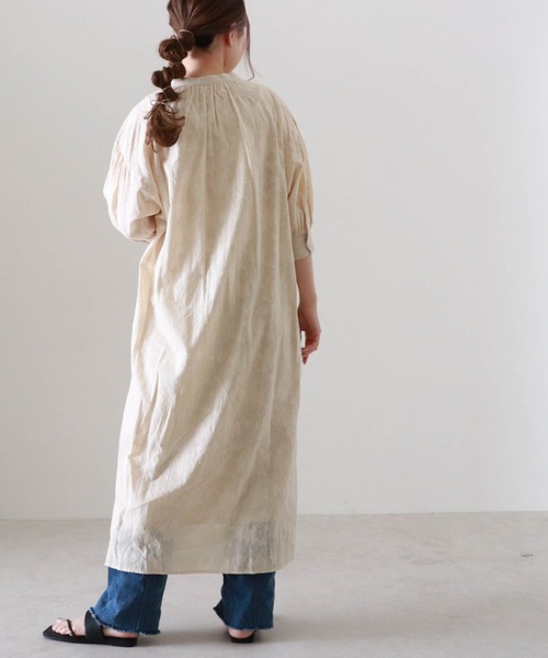 Cheek（チーク）の「コットンドビードルマンヘンリーワンピース（ワンピース・レディース・グレイッシュベージュ/オフホワイト・MEDIUM）」の10枚目の写真