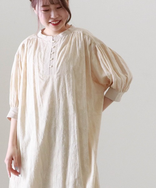 Cheek（チーク）の「コットンドビードルマンヘンリーワンピース（ワンピース・レディース・グレイッシュベージュ/オフホワイト・MEDIUM）」の13枚目の写真