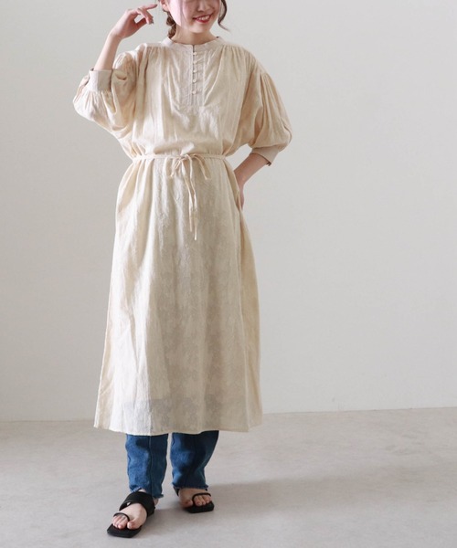 Cheek（チーク）の「コットンドビードルマンヘンリーワンピース（ワンピース・レディース・グレイッシュベージュ/オフホワイト・MEDIUM）」の15枚目の写真
