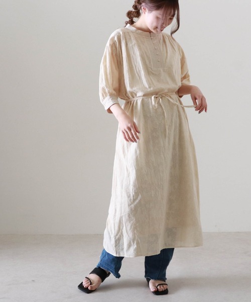 Cheek（チーク）の「コットンドビードルマンヘンリーワンピース（ワンピース・レディース・グレイッシュベージュ/オフホワイト・MEDIUM）」の16枚目の写真