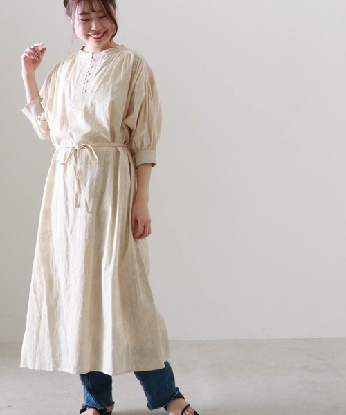 Cheek（チーク）の「コットンドビードルマンヘンリーワンピース（ワンピース・レディース・グレイッシュベージュ/オフホワイト・MEDIUM）」の20枚目の写真