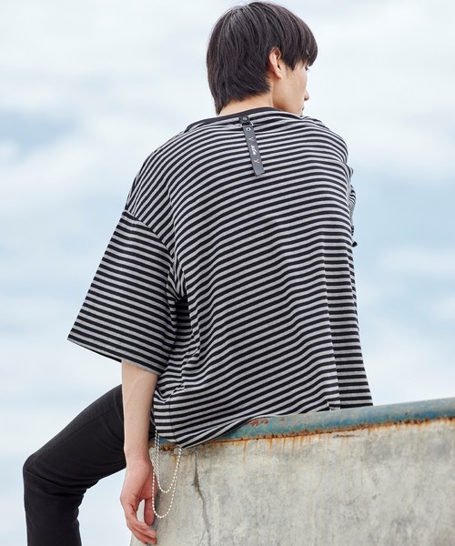 act'm（アクトム）の「1ポケット オーバーサイズ ボーダークルーネック半袖Tシャツ（Tシャツ/カットソー・メンズ・ブラック×グレー/ホワイト系その他・S/M/L）」の11枚目の写真