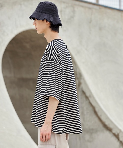 act'm（アクトム）の「1ポケット オーバーサイズ ボーダークルーネック半袖Tシャツ（Tシャツ/カットソー・メンズ・ブラック×グレー/ホワイト系その他・S/M/L）」の16枚目の写真