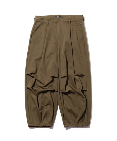 glamb（グラム）の「Easy cropped hem tuck pants / イージークロップドヘムタックパンツ（その他パンツ・メンズ・ブラック/グレー/カーキ・S/L/M）」の5枚目の写真