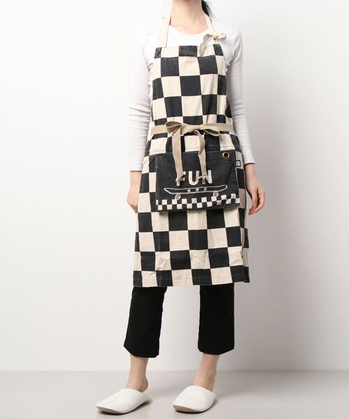 JUGLANS(ユグランス)の「【AND PACKABLE】エプロン/ポケット付き/アンドパッカブル(エプロン・レディース・A/B/C/D/E/F/G/H/I/J/K/L/M/N/O/P/その他1/その他4/その他3/その他2/その他5/Q/R/S/T/V/W/X/Y/Z/U・FREE)」の22枚目の写真