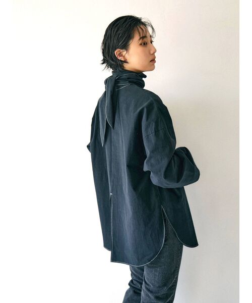 Ungrid(アングリッド)の「ハイネックデザインブラウス(シャツ/ブラウス・レディース・ブラック/オフホワイト・FREE)」の11枚目の写真