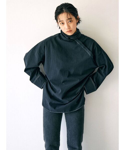 Ungrid(アングリッド)の「ハイネックデザインブラウス(シャツ/ブラウス・レディース・ブラック/オフホワイト・FREE)」の9枚目の写真