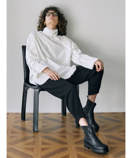 Ungrid(アングリッド)の「ハイネックデザインブラウス(シャツ/ブラウス・レディース・ブラック/オフホワイト・FREE)」の4枚目の写真