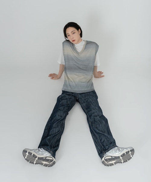 FOLLOWIN(フォロウィン)の「【UNISEX】グラデーションストライプシースルーニットベスト(ベスト・メンズ・ベージュ/ブルー・FREE)」の22枚目の写真