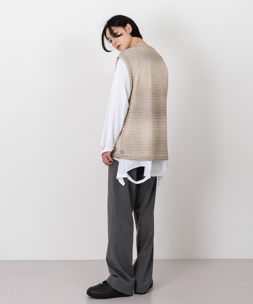 FOLLOWIN(フォロウィン)の「【UNISEX】グラデーションストライプシースルーニットベスト(ベスト・メンズ・ベージュ/ブルー・FREE)」の4枚目の写真