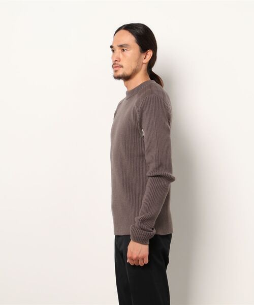 JOHN LAWRENCE SULLIVAN（ジョンローレンスサリバン）の「SHOULDER PAD CREW NECK SWEATER（ニット/セーター・メンズ・ブラック/ベージュ・MEDIUM/SMALL/LARGE）」の5枚目の写真