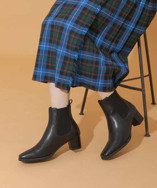 URBAN RESEARCH Sonny Label（アーバンリサーチサニーレーベル）の「サイドゴアショートブーツ（ブーツ・レディース・ブラウン/ブラック・37/38/36）」の2枚目の写真