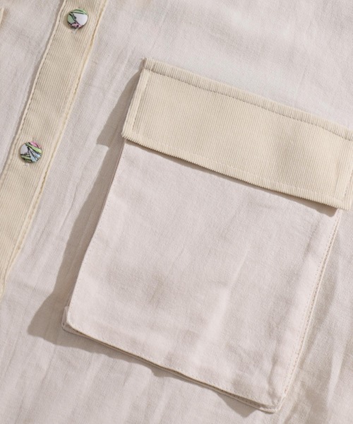 ScoLar(スカラー)の「花柄袖シャツ(シャツ/ブラウス・レディース・ベージュ/オフホワイト/カーキ・M)」の9枚目の写真