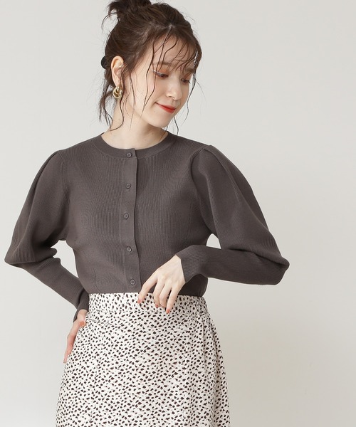 N.(N. Natural Beauty Basic)(エヌエヌナチュラルビューティーベーシック)の「◆パワーショルダーカーディガン(カーディガン/ボレロ・レディース・チャコールグレー/ナチュラル/ブルー・MEDIUM)」の2枚目の写真