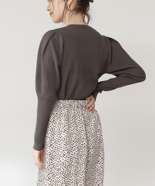 N.(N. Natural Beauty Basic)(エヌエヌナチュラルビューティーベーシック)の「◆パワーショルダーカーディガン(カーディガン/ボレロ・レディース・チャコールグレー/ナチュラル/ブルー・MEDIUM)」の10枚目の写真