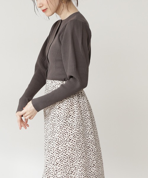 N.(N. Natural Beauty Basic)(エヌエヌナチュラルビューティーベーシック)の「◆パワーショルダーカーディガン(カーディガン/ボレロ・レディース・チャコールグレー/ナチュラル/ブルー・MEDIUM)」の13枚目の写真