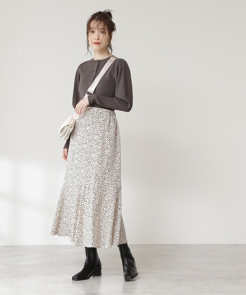 N.(N. Natural Beauty Basic)(エヌエヌナチュラルビューティーベーシック)の「◆パワーショルダーカーディガン(カーディガン/ボレロ・レディース・チャコールグレー/ナチュラル/ブルー・MEDIUM)」の9枚目の写真