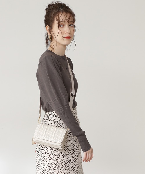 N.(N. Natural Beauty Basic)(エヌエヌナチュラルビューティーベーシック)の「◆パワーショルダーカーディガン(カーディガン/ボレロ・レディース・チャコールグレー/ナチュラル/ブルー・MEDIUM)」の7枚目の写真