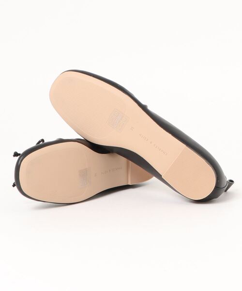 CHARLES & KEITH(チャールズ & キース)の「ボウタイ バレリーナフラット / Bow-Tie Ballerina Flats(バレエシューズ・レディース・ブラック/オフホワイト・22.5cm/23cm/23.5cm/24.5cm/25cm/25.5cm)」の3枚目の写真