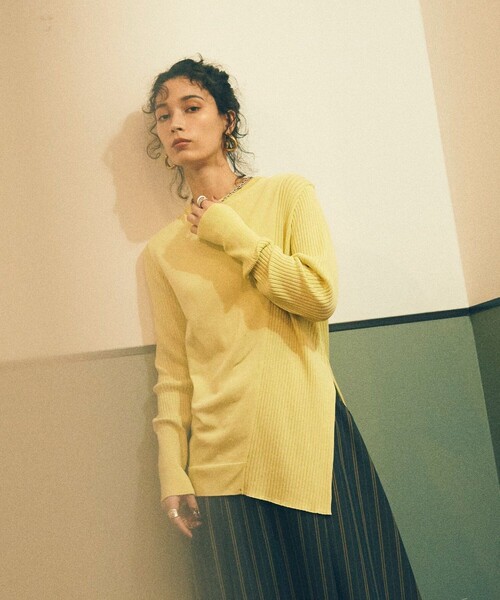 MATURED(マチュアード)の「【MATURED】アシンメトリーカラーニット(ニット/セーター・レディース・イエロー/ブルー・FREE)」の15枚目の写真