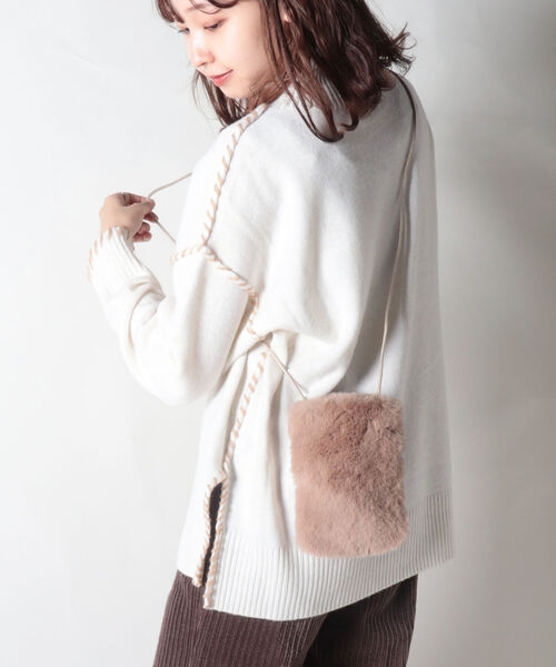 MOHI（モヒ）の「【WEB限定】【MOHI/モヒ】ファーモバイルポシェット（ショルダーバッグ・レディース・ベージュ/ブラック・FREE）」の2枚目の写真