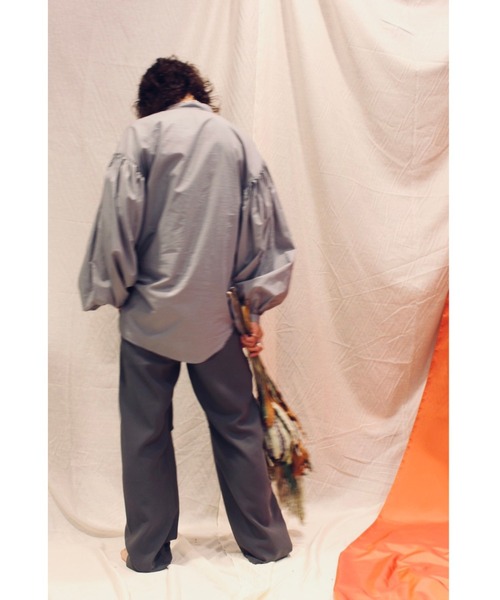 Toironier（トワロニエ）の「Toironier(トワロニエ ) ボリュームスリーブシャツ　volume sleeve SHT（シャツ/ブラウス・レディース・ホワイト/グレー・FREE）」の15枚目の写真