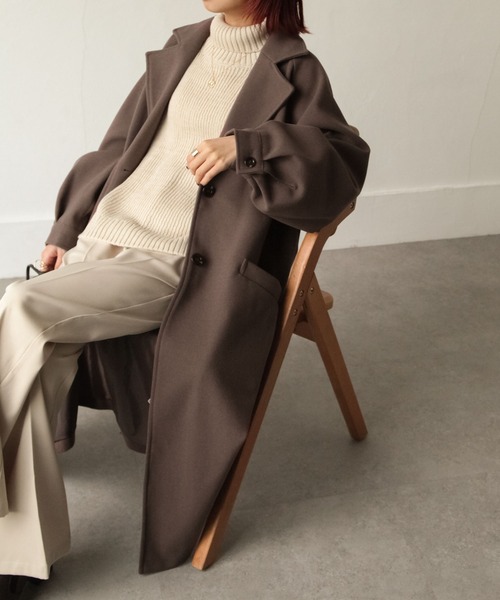 Chillfar（チルファー）の「袖ボリュームウールライクオーバーコート（チェスターコート・レディース・ブラック/アイボリー/モカ/ブルー系・MEDIUM/LARGE）」の3枚目の写真