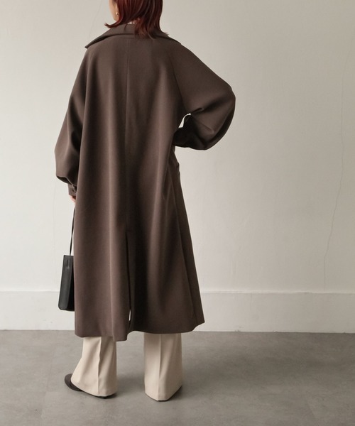 Chillfar（チルファー）の「袖ボリュームウールライクオーバーコート（チェスターコート・レディース・ブラック/アイボリー/モカ/ブルー系・MEDIUM/LARGE）」の16枚目の写真