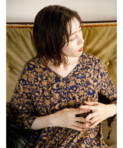 koe（コエ）の「【回収商品】袖ドロスト花柄プリントマキシワンピース*（ワンピース・レディース・ブラック/ネイビー・FREE）」の22枚目の写真